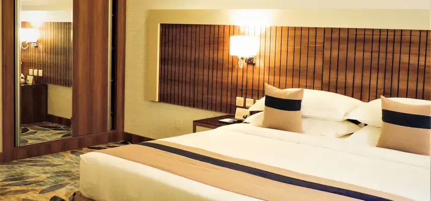 Season Star Hotel image
